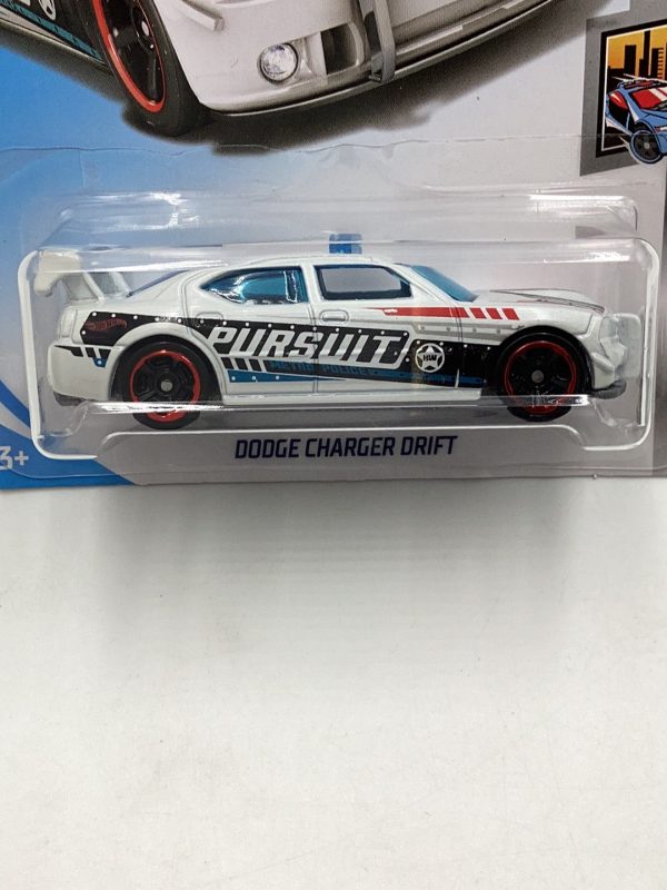 2018 Hot Wheels #208 Dodge Charger Drift White 58D For Cheap