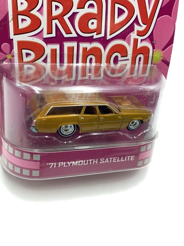 Hot wheels retro entertainment The Brady bunch 71 Plymouth Satellite 241A Hot on Sale